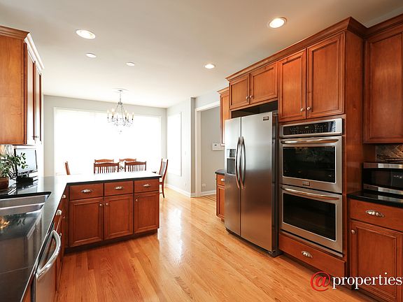 Kitchen with Peninsula Bar