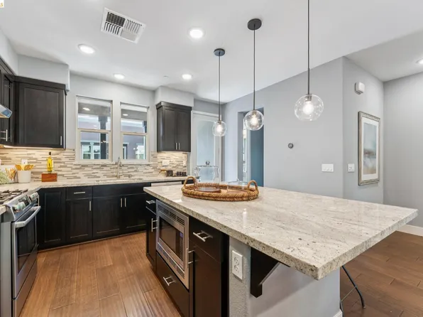 489 Diller St, Alameda, CA 94501