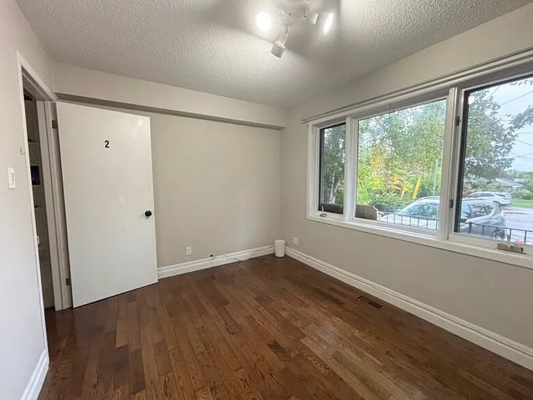 68 Harold Ct #5 — Photo 11