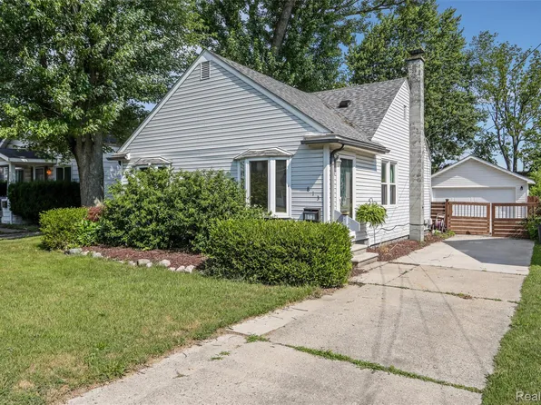 813 Goodale Ave, Clawson, MI 48017