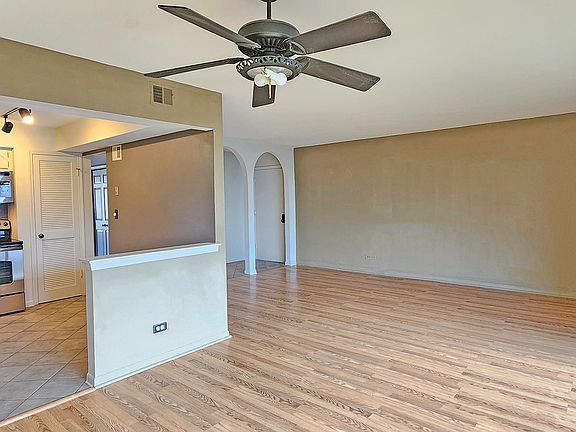 4th image of 4116 W 99th St APT C