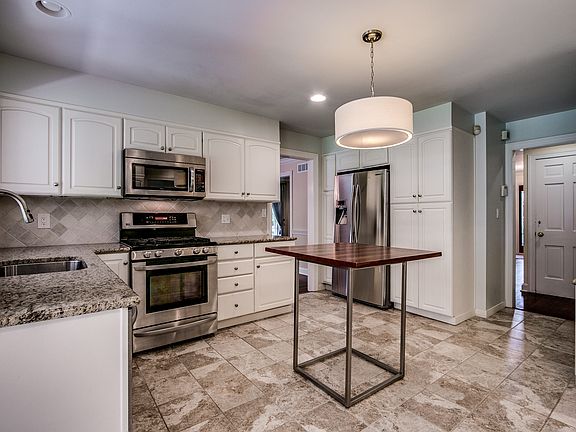 5th image of 3906 Ardleigh Dr