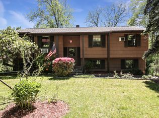2734 Moreland St, Yorktown Heights, NY 10598