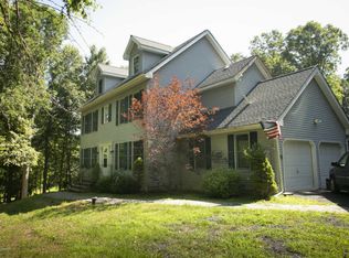 2422 Sidorick Ln, East Stroudsburg, PA 18302