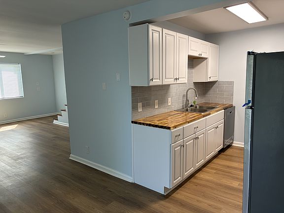 4th image of 550 Harding Pl APT C105