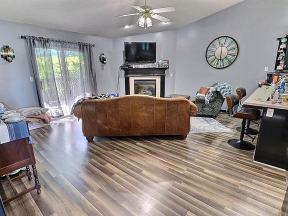 5th image of 3627 Thornhill Cir E #3627