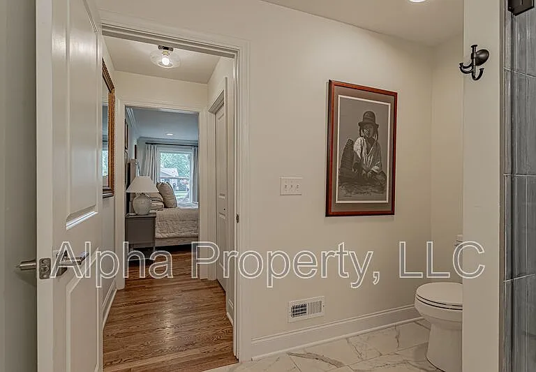 804 N Weston St — Photo 18