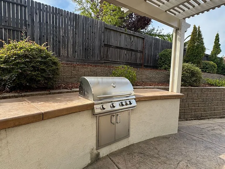 800 Valencia Ct — Photo 10