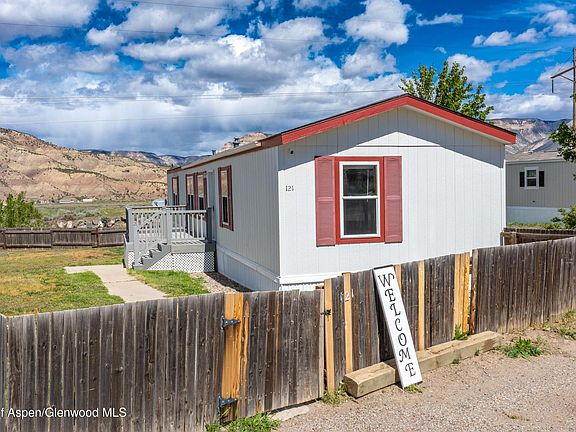 3rd image of 121 Bent Creek Cir