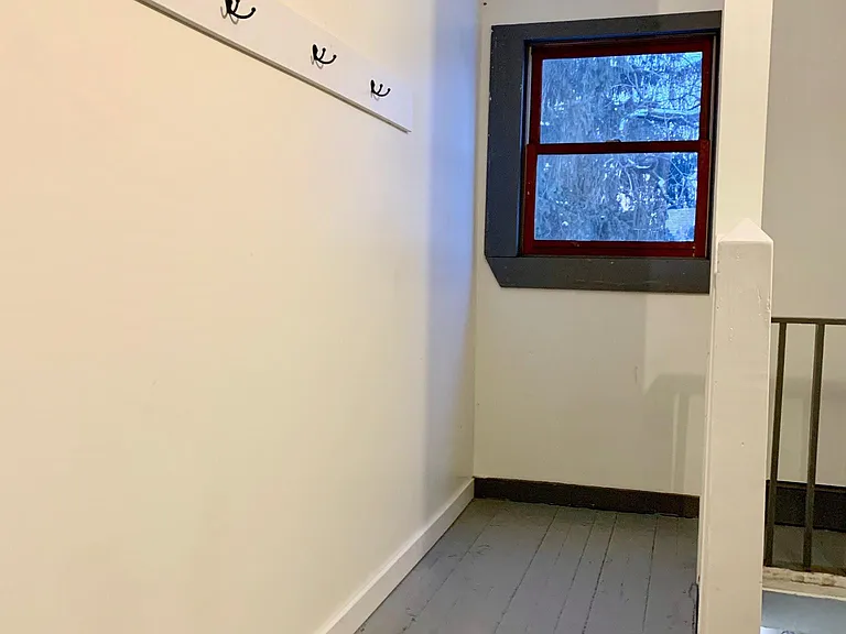 69 1/2 Meadow St #2F — Photo 10