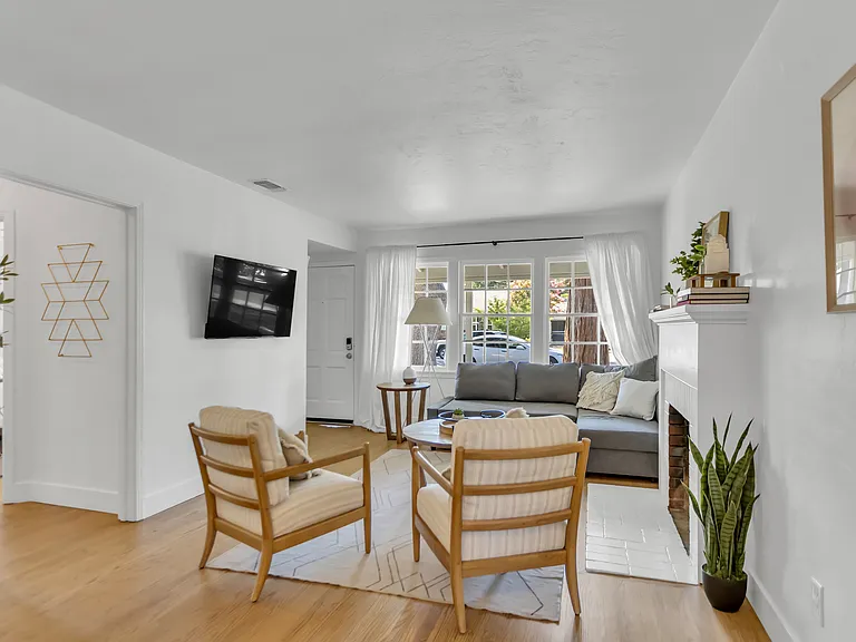 1539 Maryland Ave — Photo 18