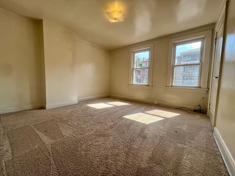 243 Halket Pl — Photo 7