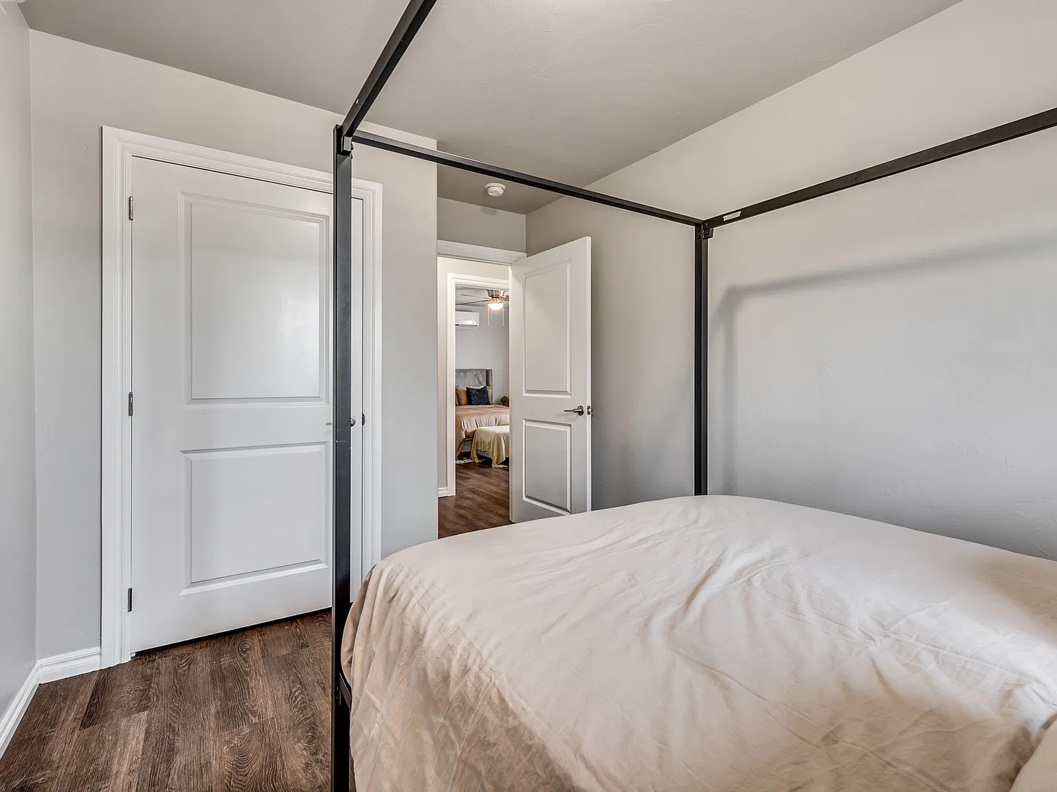 1 bed, 1.5 bath, 1250 sqft, $975 — Photo 3