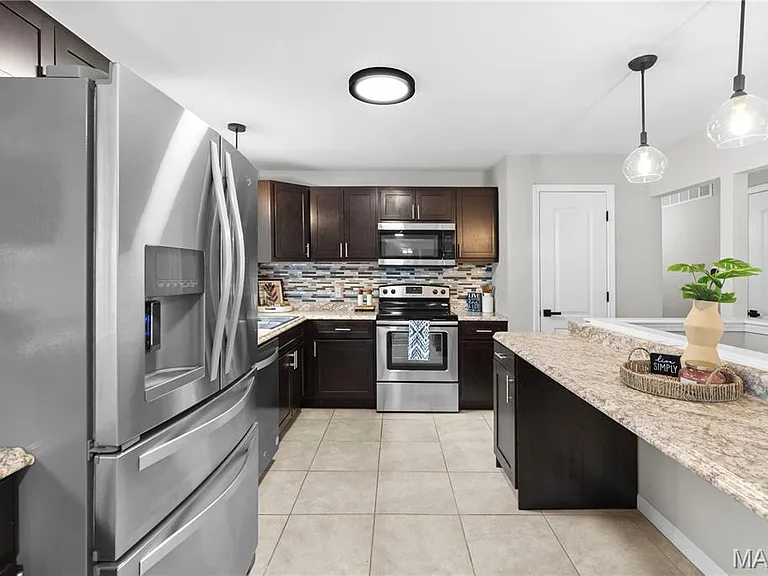 132 Keene Ct — Photo 12