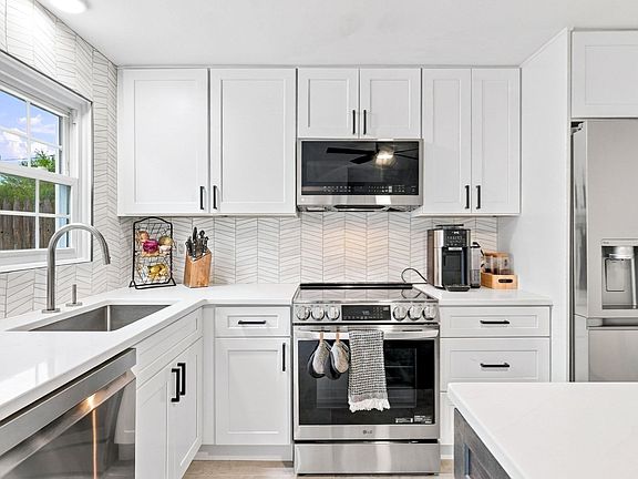 5th image of 21 Orchard Ave #B