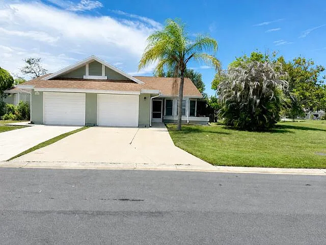 3 bed, 2.0 bath, 1062 sqft, $2,275 — Photo 2