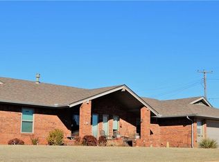 1606 N Market St, Cordell, OK 73632