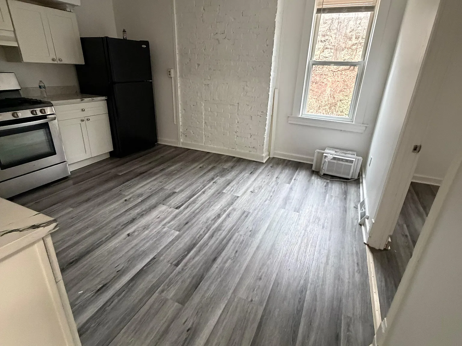5 bed, $1,695 — Photo 4