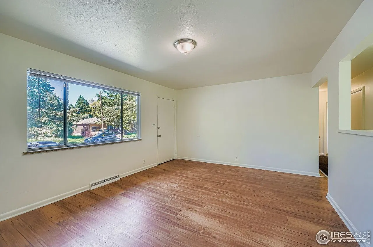 5 bed, 2052 sqft, $6,000 — Photo 4