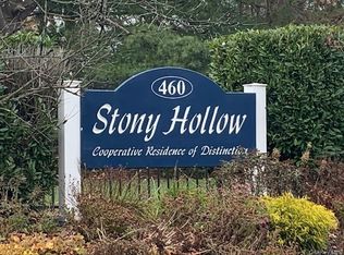 460 Old Town Rd #1F, Pt Jefferson Station, NY 11776