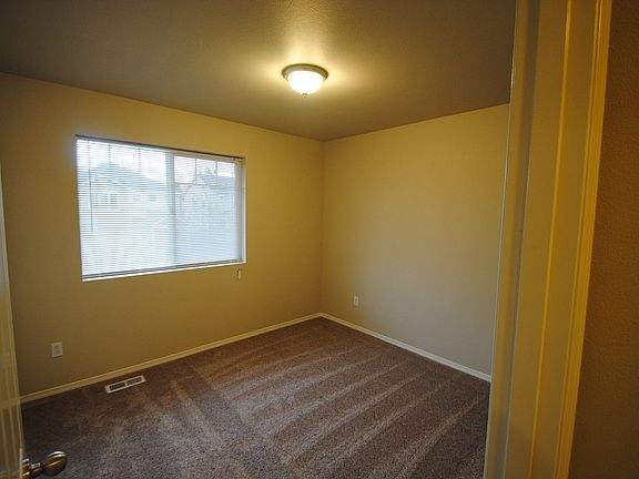 5th image of 1915 190th Street Ct E