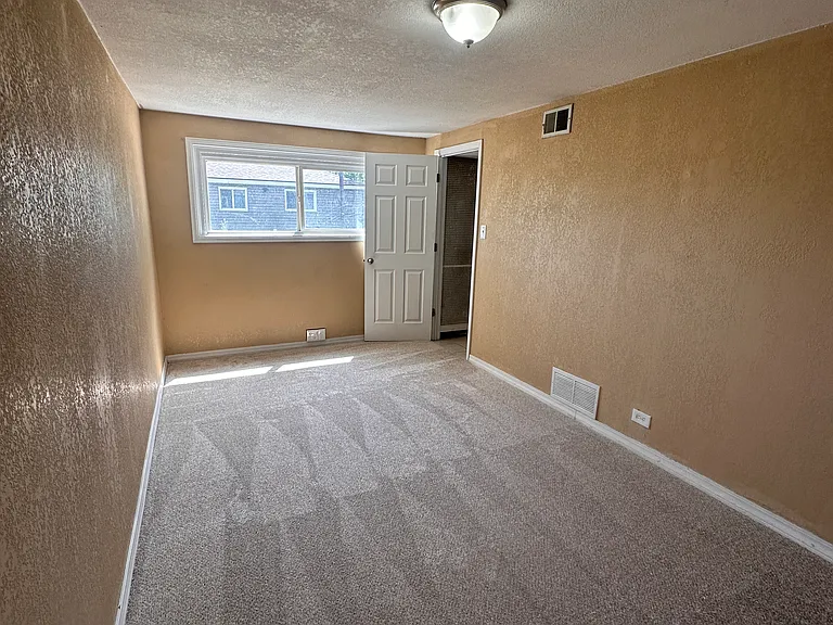 814 Julian St — Photo 32