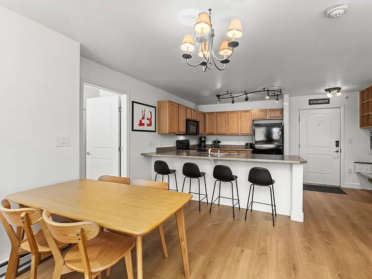 Dining Area | Kitchen Area
