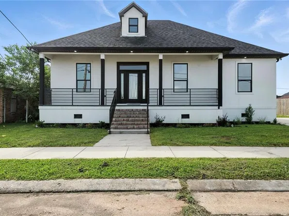3905 Gallo Dr, Chalmette, LA 70043