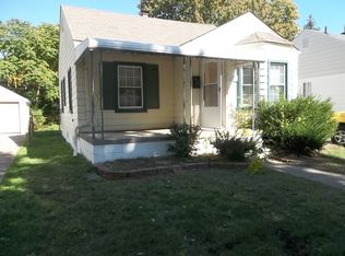 18753 Kenosha St, Harper Woods, MI 48225