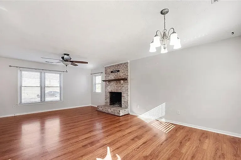 6295 Banshire Dr — Photo 5