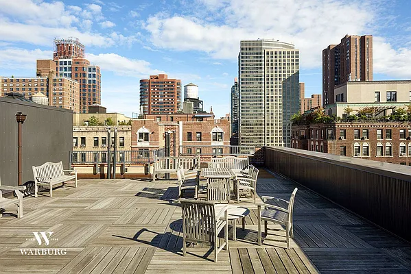 Sold by Warburg | media 13