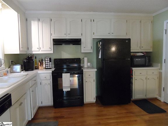 2nd image of 130 Fairoaks Dr