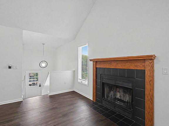 4th image of 3412 Augusta Dr