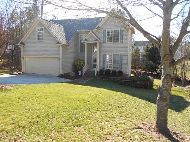 2nd image of 412 SW Brook Creek Dr