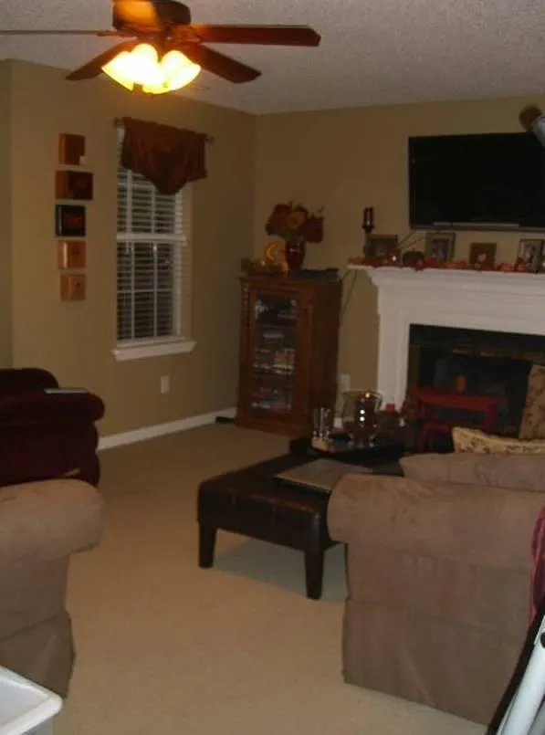 4 bed, 2104 sqft, $2,300 — Photo 3