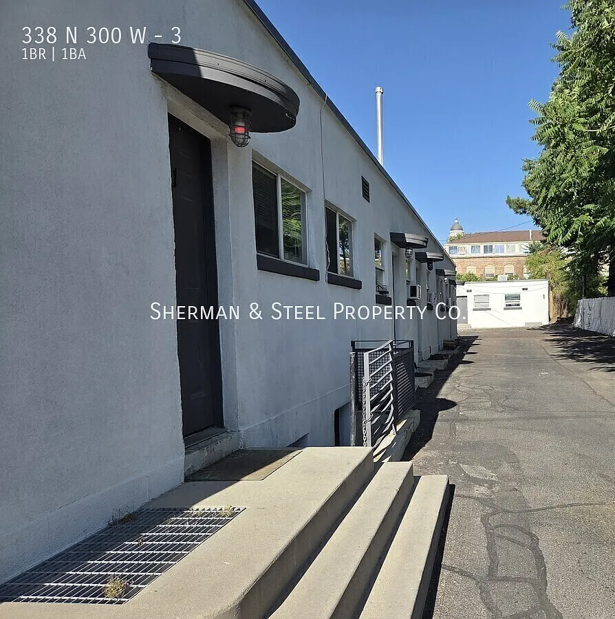 Spacious & Bright 1-Bedroom Apartment in Prime Salt Lake City Location — Photo 3