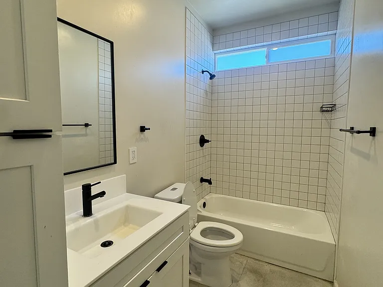 1839 W Hazelwood St — Photo 7