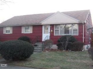 75 Leighton Dr, Stratford, CT 06614