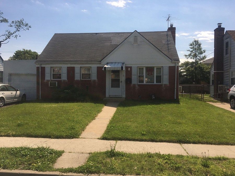 1st image of 216 Fieldmere St