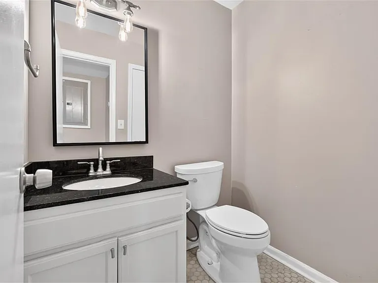 1031 State St NW #209 — Photo 26