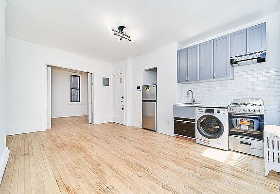 3rd image of 430 E 66th St APT 18