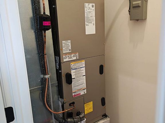 4th image of 36-38 E Broad St #2A