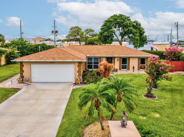 101 Harbor Bluff Dr, Largo, FL 33770