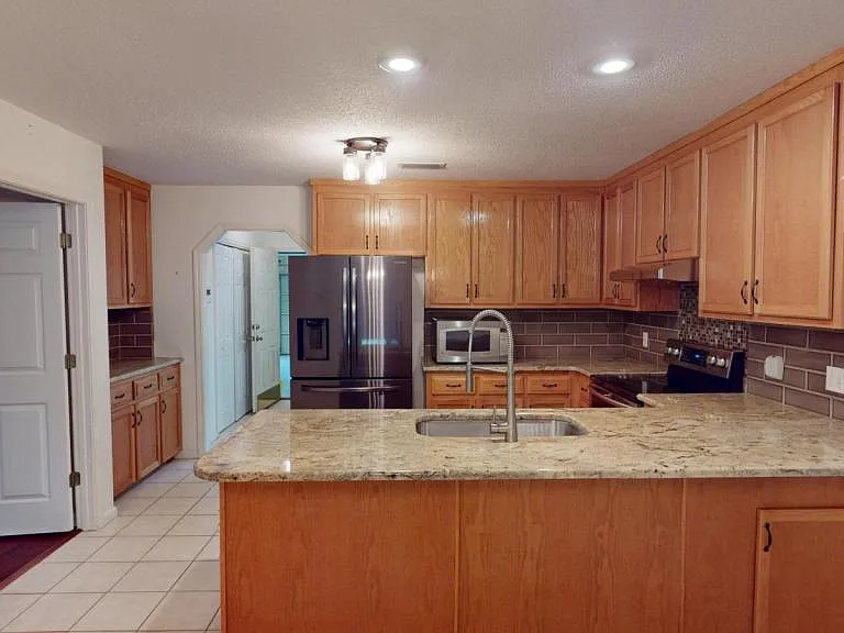 206 Myrick Dr — Photo 9