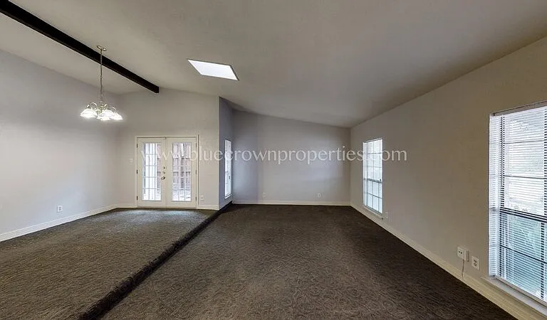 10239 Catalpa Rd — Photo 6