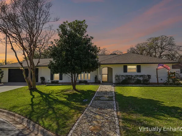 1506 Springbrook St, Corinth, TX 76210