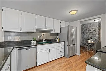 3 bed, 3132 sqft, $5,800 — Photo 3