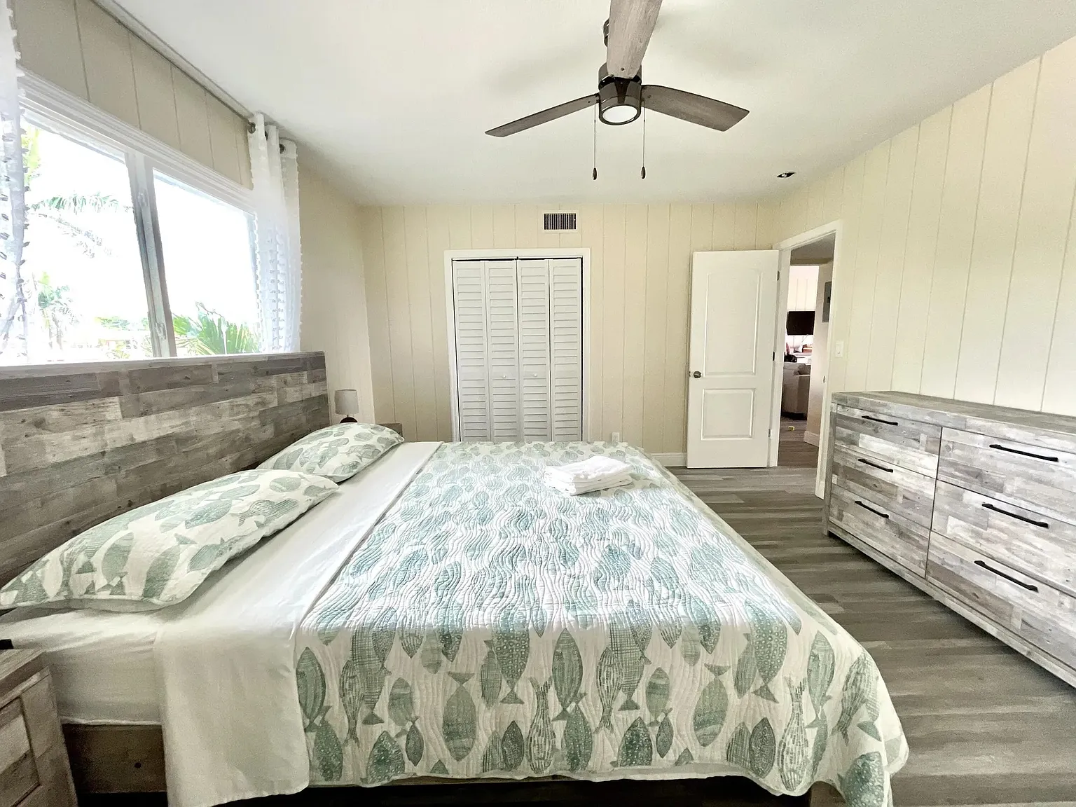 2 bed, 4504 sqft, $3,250 — Photo 4