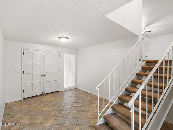 5th image of 155 Chestnut Hill Rd