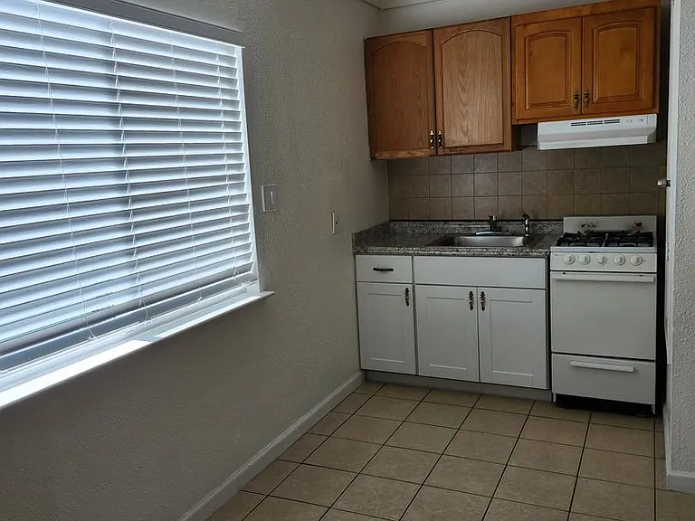 822 West Ave — Photo 7